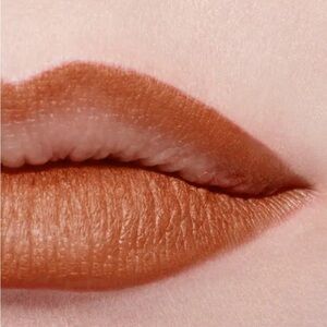 Chanel LES CRAYON LEVRES 202 BEIGE CARAMEL